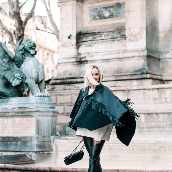 Meet your Posher, Liz - Picture 7 of 7